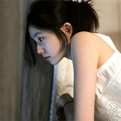 追梦的黎族女娃娃